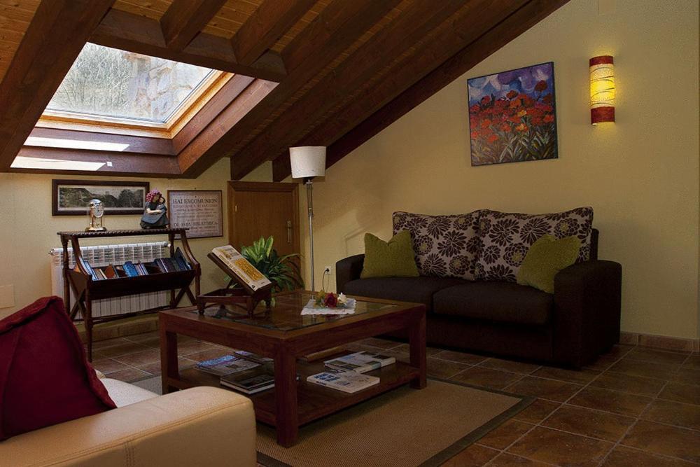 Hotel Rural Reciegos Complejo Agroturistico Caso Buitenkant foto